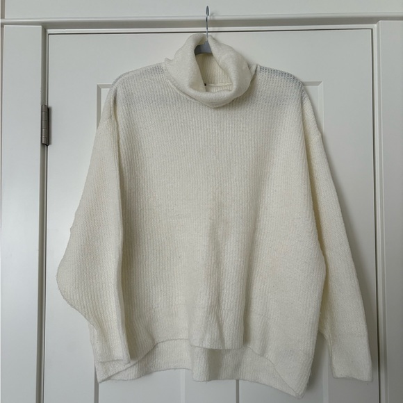 H&M Divided Oversized Cream Knit Sweater - Picture 1 of 4